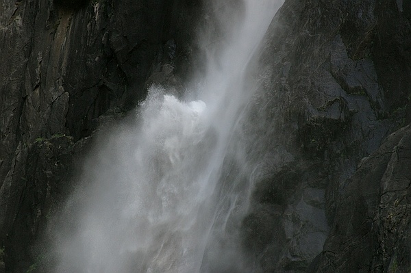 Водопад Йосемите. Жми на картинку для перехода к следующей.