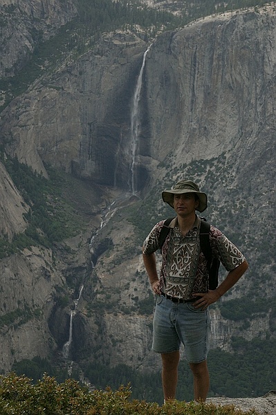 Сашка и водопад Йосемите. Жми на картинку для перехода к следующей.