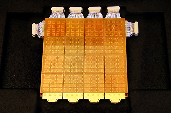 Модуль памяти суперкомпьютера Крей. Жми на картинку для перехода к следующей.