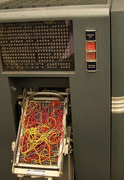 IBM 604, 1949 г.. Жми на картинку для перехода к следующей.