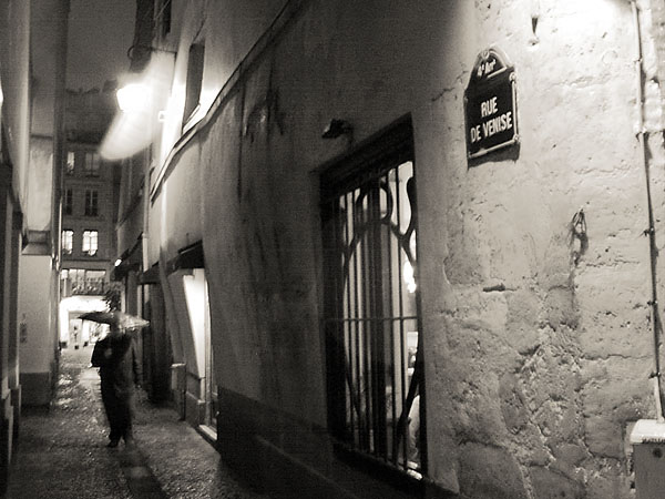 Rue De Venise, Paris. Click the image to continue.