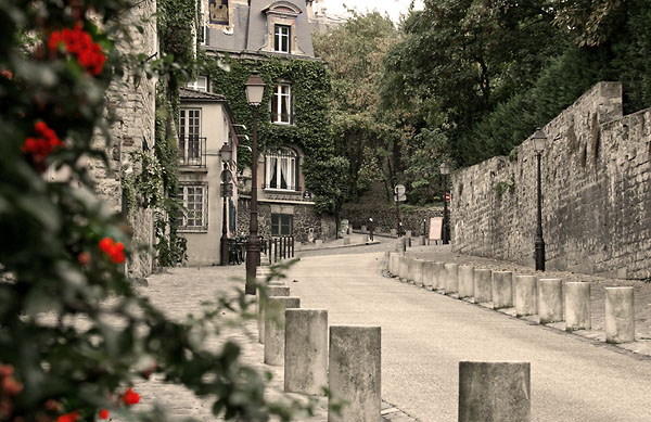 Montmartre, Paris. Click the image to continue.