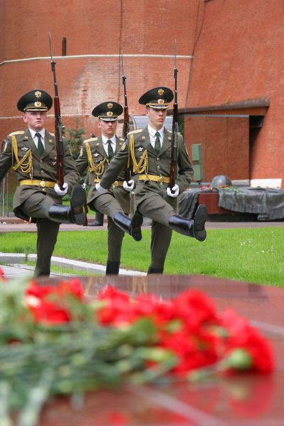 Changing Honor Guard at the Tomb of The Unknown Soldier. Click the image to continue.